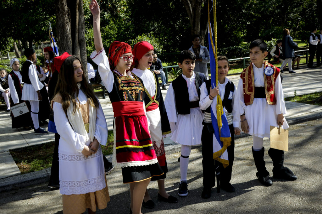 Μαθητική παρέλαση στο κέντρο της Αθήνας (Photos) - Media
