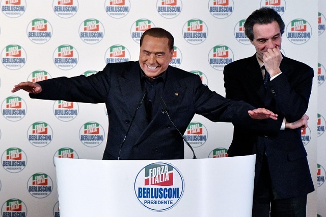 Επιστροφή Μπερλουσκόνι: «Οι Ιταλοί έχουν κοντή μνήμη» - Media