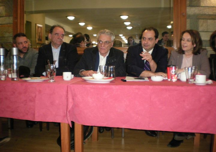 Δήμαρχος Τρικκαίων κατά Σπίρτζη για το τσιγάρο σε κλειστό χώρο: «Όταν πραγματικά νιώθεις μ@λ@κας» - Media