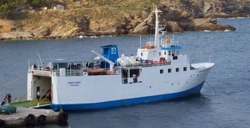 Θρίλερ στην Ελευσίνα: Έσπασαν οι κάβοι πλοίου - Παρασύρθηκε από τους ισχυρούς ανέμους - Media