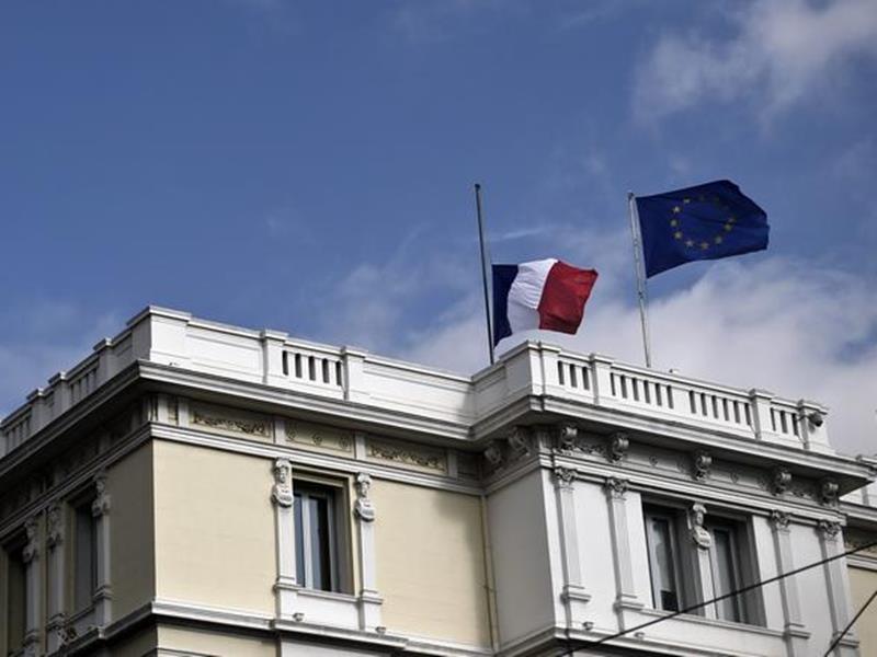 Ερωτηματικά από mail του γαλλικού προξενείου στους Γάλλους στην Ελλάδα: Τι να κάνετε σε περίπτωση μεγάλης κρίσης (Photo) - Media