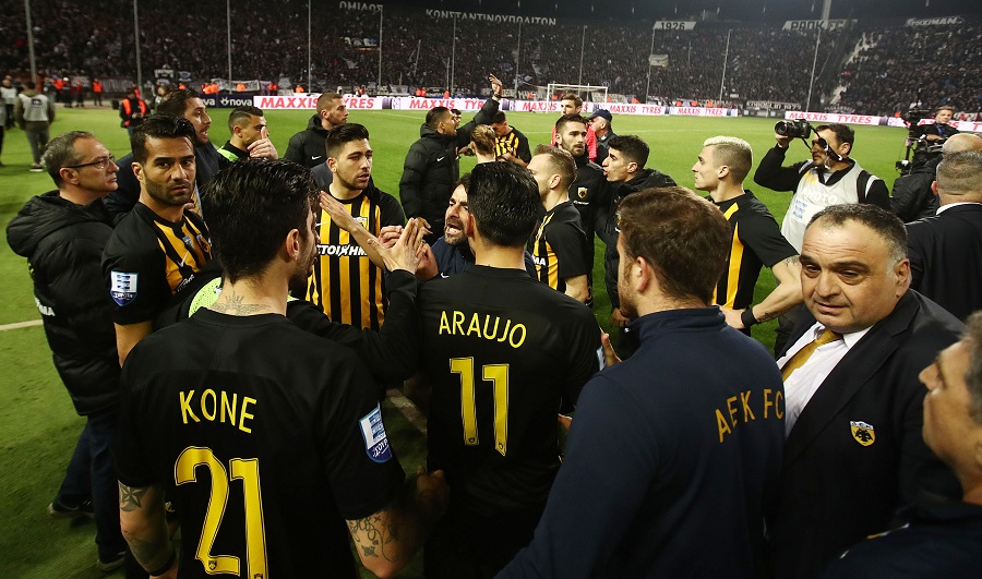 Παίκτες ΑΕΚ: Μπάλα με όπλα δεν παίζουμε - Media