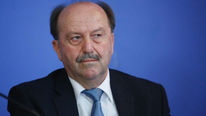 Ο Πετρόπουλος «παραίτησε» τον διοικητή του ΕΦΚΑ - Media