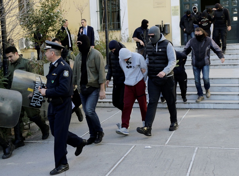 Στη φυλακή οι τέσσερις της νεοναζιστικής Combat 18 - Media