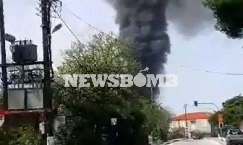 Βίντεο ντοκουμέντο: Πυρκαγιά σε εργοστάσιο έξω από τον Βόλο - Ένας νεκρός - Media