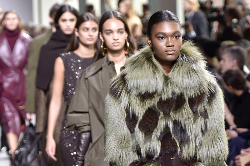 Νίκη! Furla και Versace καταργούν την αληθινή γούνα - Media