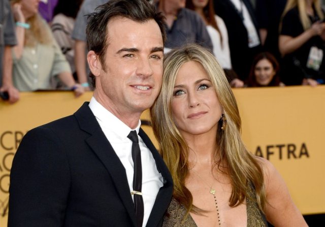 Τζένιφερ Άνιστον -Τζάστιν Θέρου: Αποφάσισαν την επιμέλεια των 4 σκύλων τους (Photos) - Media