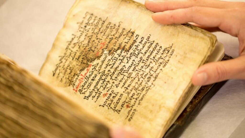 Βρήκαν χειρόγραφο του αρχαίου γιατρού Γαληνού, κρυμμένο κάτω από κείμενο με ψαλμούς - Media