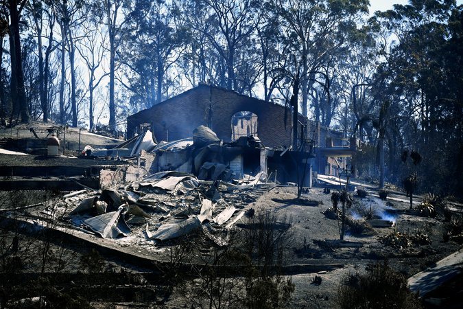 Πύρινη λαίλαπα στην Αυστραλία: Κάηκαν δεκάδες σπίτια σε ειδυλλιακή περιοχή (Video) - Media