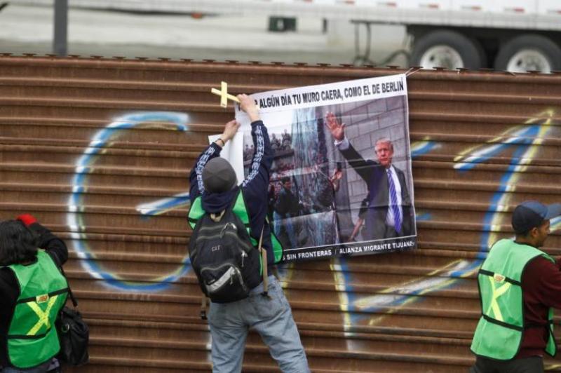Μεξικό: Φωνάζουν στον Τραμπ «Όχι στο τείχος» - Media