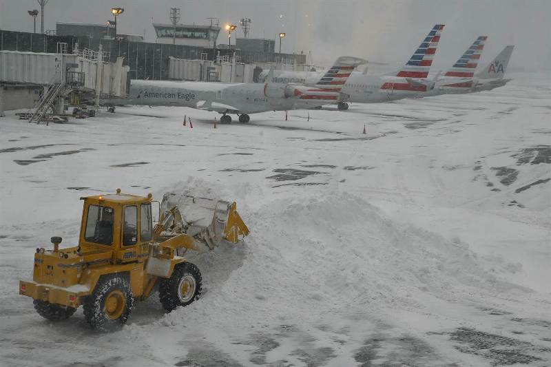 Εκατοντάδες πτήσεις ακυρώθηκαν στη Νέα Υόρκη εν αναμονή ισχυρών χιονοπτώσεων - Media