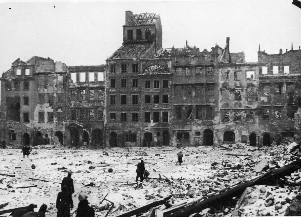 Η Πολωνία ζητά αποζημίωση από τη Γερμανία για τις καταστροφές στο Β’ Παγκόσμιο Πόλεμο - Media