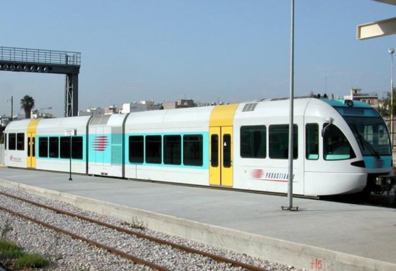 Τραγωδία στην Πάτρα: Τραίνο παρέσυρε πεζό (Photos, Video, σκληρές εικόνες) - Media