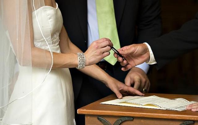 Πάτρα: Δωρεάν οι πολιτικοί γάμοι με απόφαση του δήμου – Παραχώρηση χώρων σε άνεργα ζευγάρια για τη δεξίωση - Media