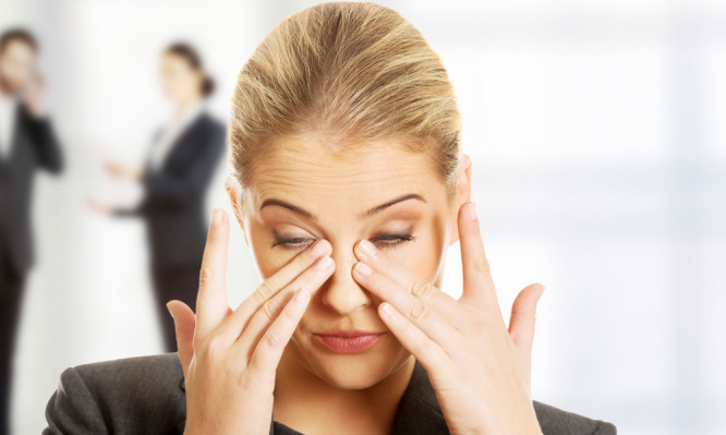 Πετάει το μάτι σας; Δείτε τι μπορεί να συμβαίνει  - Media