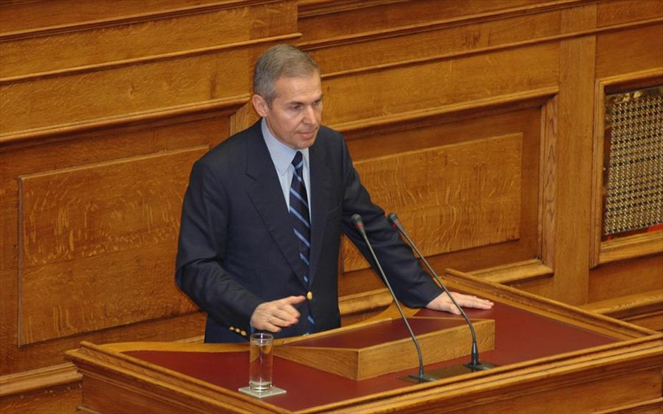 Ρατσιστικό παραλήρημα βουλευτή της ΝΔ: Απαγορεύω στους γύφτους να με ψηφίζουν! (Video) - Media