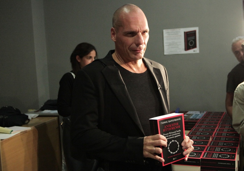 Ο Βαρουφάκης συνάντησε τον Ασάνζ στη φυλακή - «Το έγκλημά του είναι η δημοσιογραφία» - Media