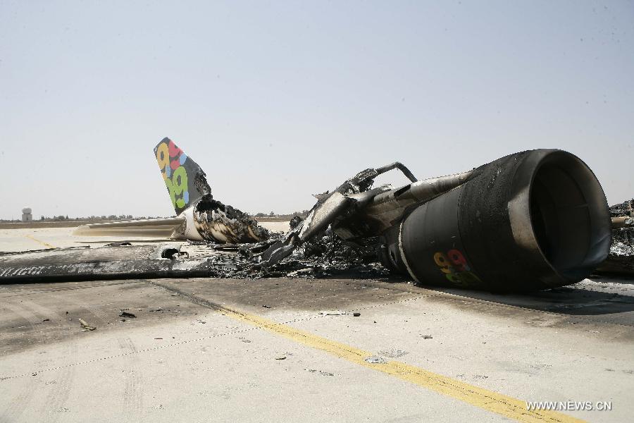 Χάος στη Λιβύη: Χτυπήθηκε με πυραύλους αεροπλάνο που ετοιμαζόταν να απογειωθεί - Media