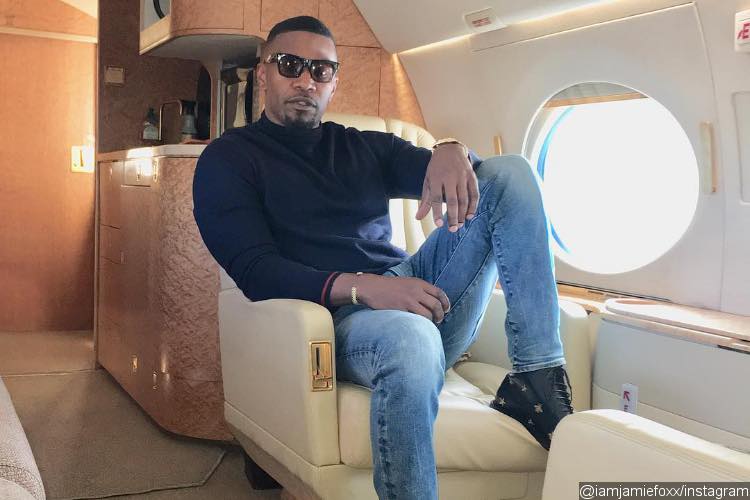 O Τζέιμι Φοξ «ανακρίνει» αστέρες του Χόλιγουντ στη σειρά "Off Script"που προβάλλεται στα social media  - Media