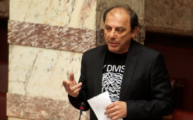 Σφοδρή επίθεση Καραγιαννίδη στους βουλευτές του ΣΥΡΙΖΑ που διαφωνούν με την αναδοχή - Media