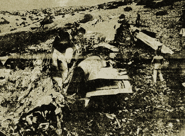 Το αεροπορικό δυστύχημα της Κοζάνης το 1976 - Αστυνομικοί φυλούσαν σκοπιά στους -10° για να μην κατασπαράξουν οι λύκοι τις σορούς (Photos/Video) - Media