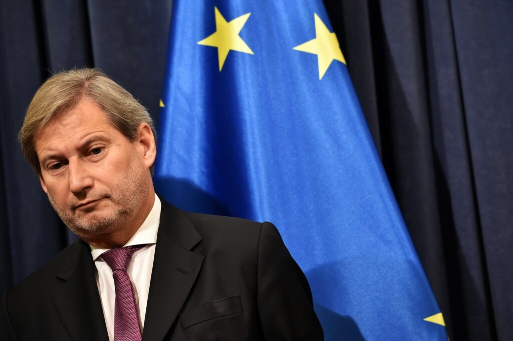 Επίτροπος Χαν για Σκοπιανό: Αισιοδοξώ ότι θα έχουμε λύση σε δύο εβδομάδες - Media