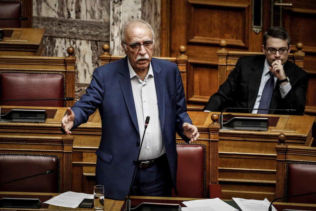 Βίτσας: Δεν θα ρίξει την κυβέρνηση για το Σκοπιανό ο Καμμένος - αρκούν οι 151 βουλευτές - Media