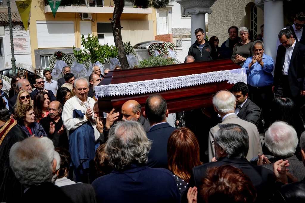 Το τελευταίο «αντίο» στον «Καπετάν Ερμή» (Photos) - Media