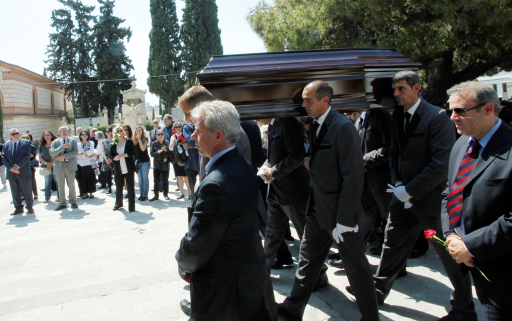 Το τελευταίο «αντίο» στον Άγγελο Δεληβορριά (Photos) - Media