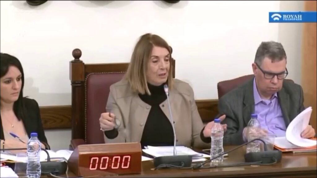 Άγριος καυγάς Βενιζέλου και Χριστοδουλοπούλου στη Βουλή: «Αφήστε το μπλαζέ ύφος σε μένα» - «Ποια είστε για να με απειλήσετε» - Media