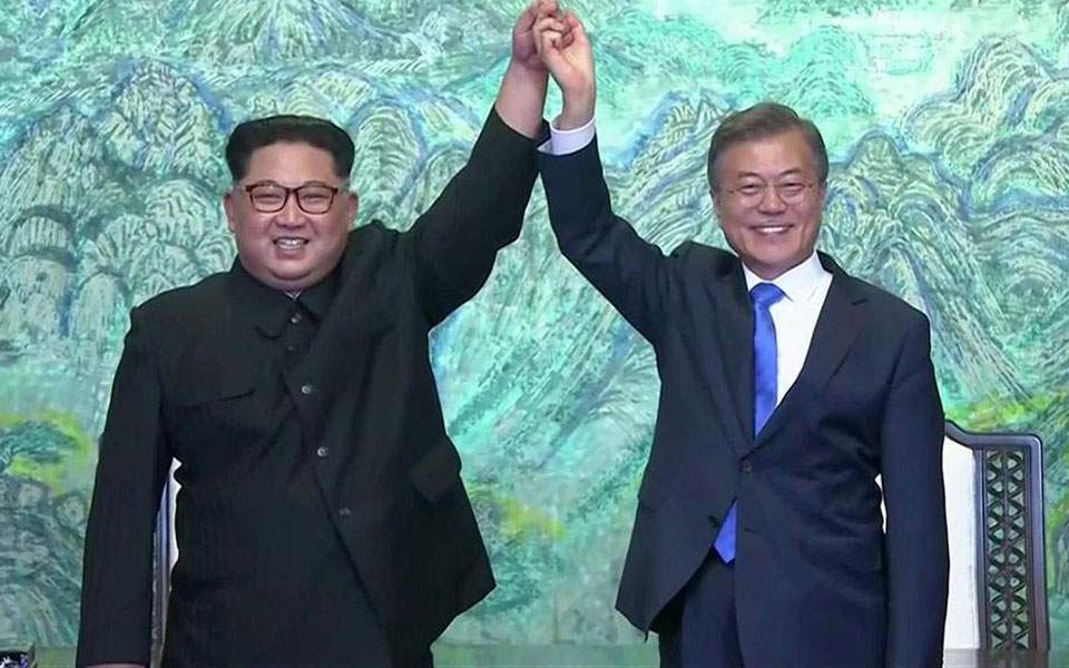 Το τέλος των πυρηνικών διακήρυξαν οι ηγέτες Βόρειας και νότιας Κορέας σε μια ιστορική συνάντηση (Video) - Media