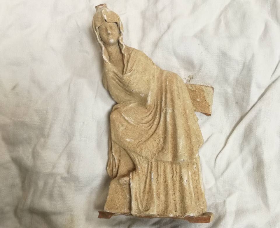 Χαλκίδα: Είχε κρυμμένο αγαλματίδιο στο κάθισμα του οδηγού - Χειροπέδες σε 45χρονο - Media