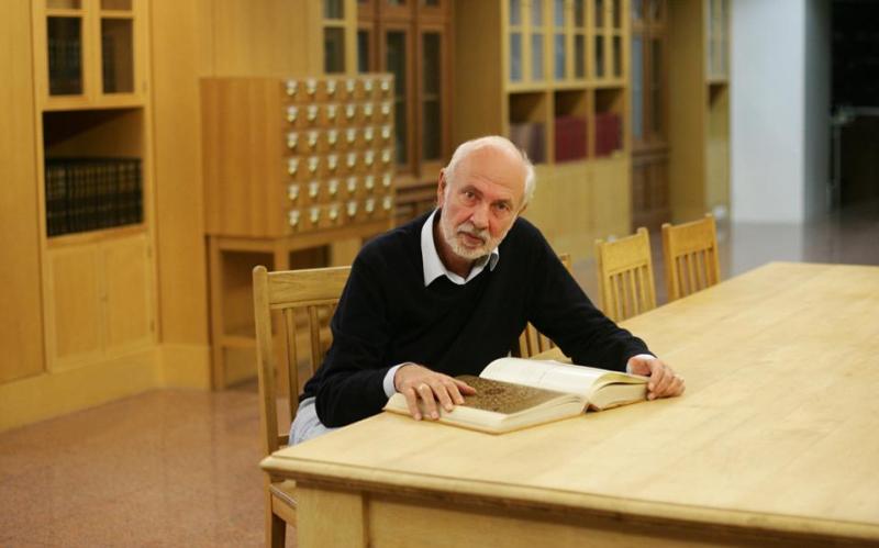 Έφυγε η «ψυχή» του Μουσείου Μπενάκη, Άγγελος Δεληβοριάς - Media