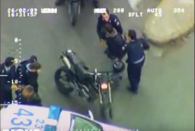 Καταδίωξη θρίλερ μοτοσικλέτας από ελικόπτερο της ΕΛΑΣ στο κέντρο της Αθήνας (Video) - Media
