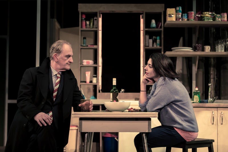 David Hare ΦΕΓΓΙΤΗΣ - Τελευταία Παράσταση Κυριακή 22 Απριλίου  - Media