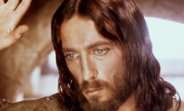 Απίστευτη μεταμόρφωση: Πώς ήταν ο Ρόμπερτ Πάουελ πριν υποδυθεί τον «Ιησού από τη Ναζαρέτ» (Video | Photo) - Media