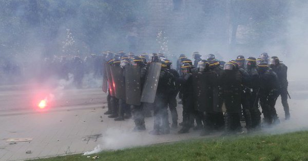 Στους δρόμους οι Γάλλοι - Ξεσηκωμός ενάντια στις νεοφιλελεύθερες μεταρρυθμίσεις του Μακρόν (Photos) - Media