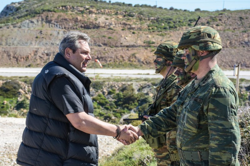 Σκληρό μήνυμα Καμμένου προς την Τουρκία: Αν έχουν τα κότσια ας αμφισβητήσουν έστω και χιλιοστό - Media
