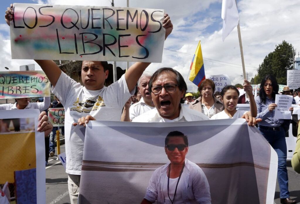 Σοκ στην Κολομβία: Αντάρτες απήγαγαν δύο δημοσιογράφους και τον οδηγό τους - Media