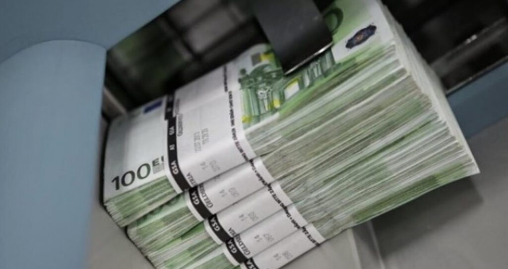 Στα 153,9 δις ευρώ «σκαρφάλωσαν» οι καταθέσεις στο τέλος Νοεμβρίου - Media