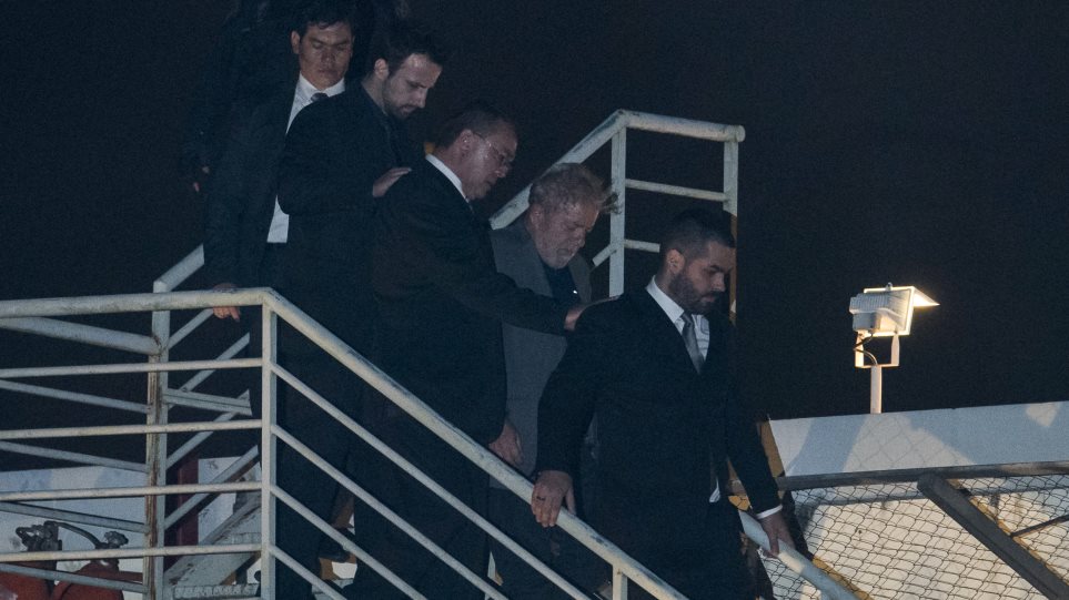 Βραζιλία: Φυλακίσθηκε ο πρώην πρόεδρος Λούλα - Κρατείται σε vip κελί με τουαλέτα και ντους - Media