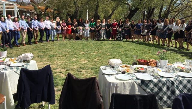 Πάσχα στη Ρούμελη: Ένα παραδοσιακό αντάμωμα - Media