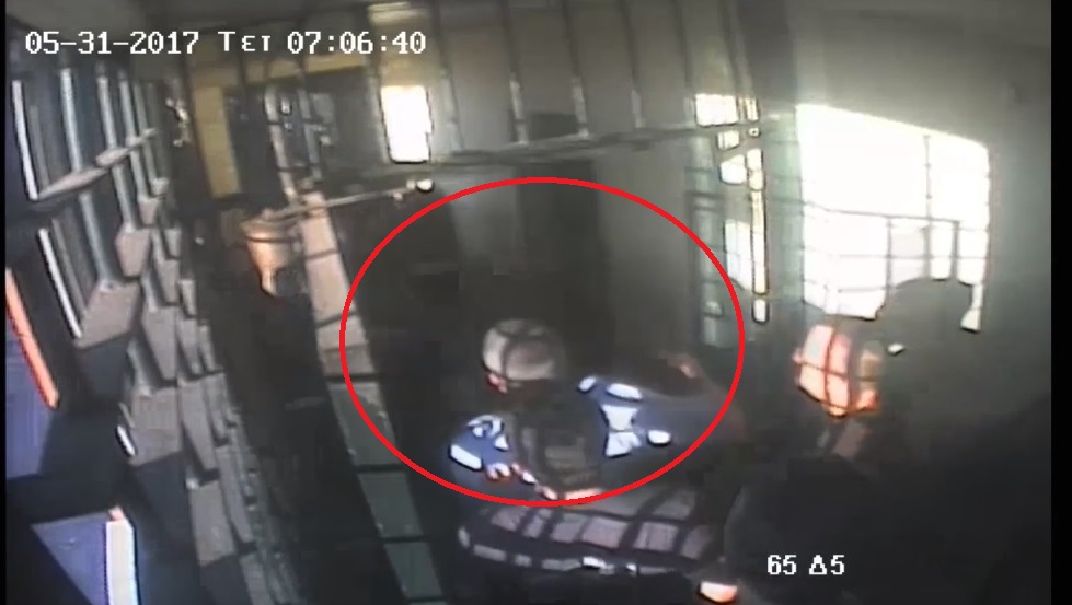 Ένοχοι οι 8 μετανάστες της Πέτρου Ράλλη  - Κατηγορούνταν για «στάση» ενώ βίντεο κατέγραψε ξυλοδαρμό από αστυνομικούς - Media