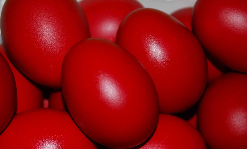 Κόκκινα αυγά: Γιατί τα βάφουμε τη Μεγάλη Πέμπτη - Media