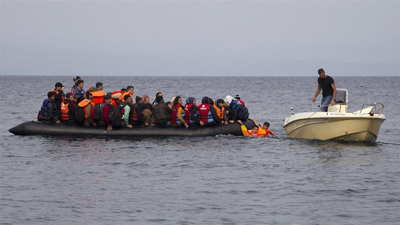 Θρίλερ με δουλεμπορικό ανοιχτά της Λευκάδας: Θετικοί στον κορωνοϊό 8 μετανάστες - Media