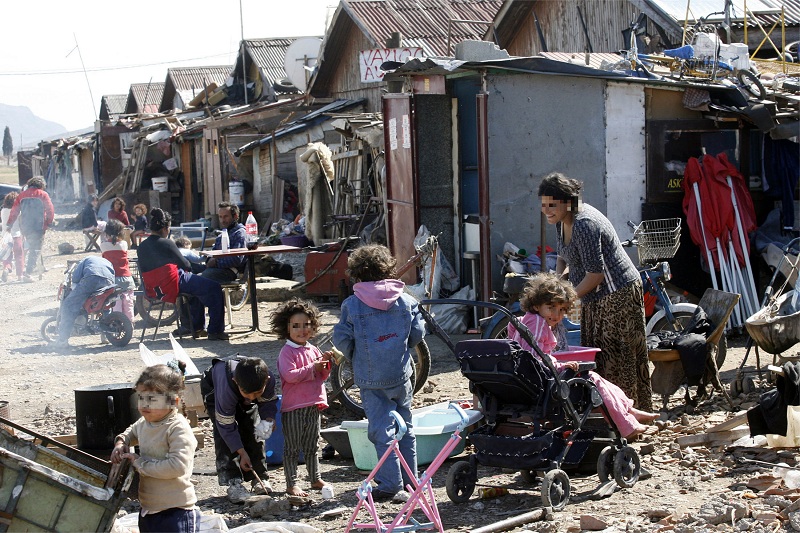 Ανοίγει ο «δρόμος» για ευρείες μετεγκαταστάσεις καταυλισμών Ρομά σε όλη τη χώρα - Media