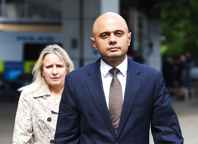 Νέος ΥΠΕΣ, παλιά προβλήματα - Σε ασταθή ισορροπία η βρετανική κυβέρνηση - Media