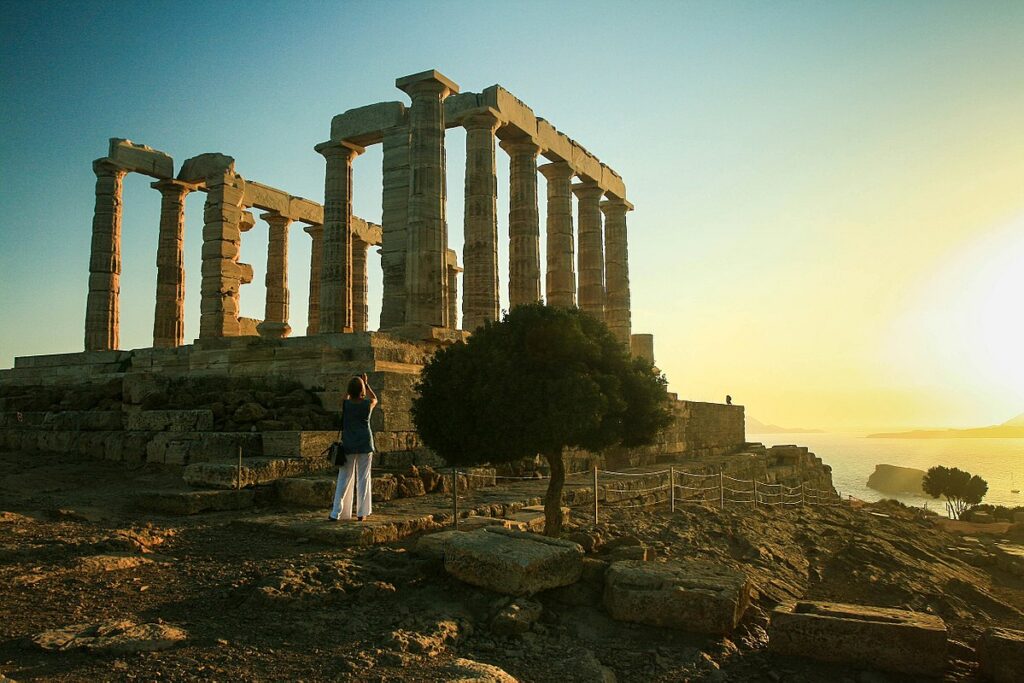 Ξεκινούν τα γυρίσματα του BBC στο Σούνιο: Πότε θα κλείσει ο χώρος και ποιο το διευρυμένο ωράριο των μουσείων - Media
