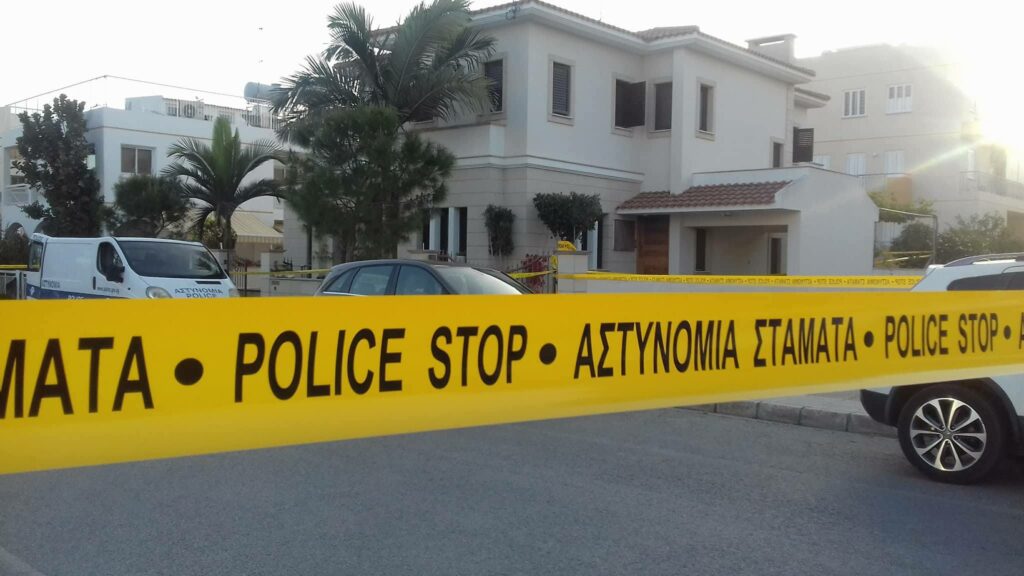 Κύπρος: Έσφαξαν ζευγάρι μπροστά στον 11χρονο γιο τους - To παιδί ζήτησε βοήθεια από γείτονες (Photos) - Media