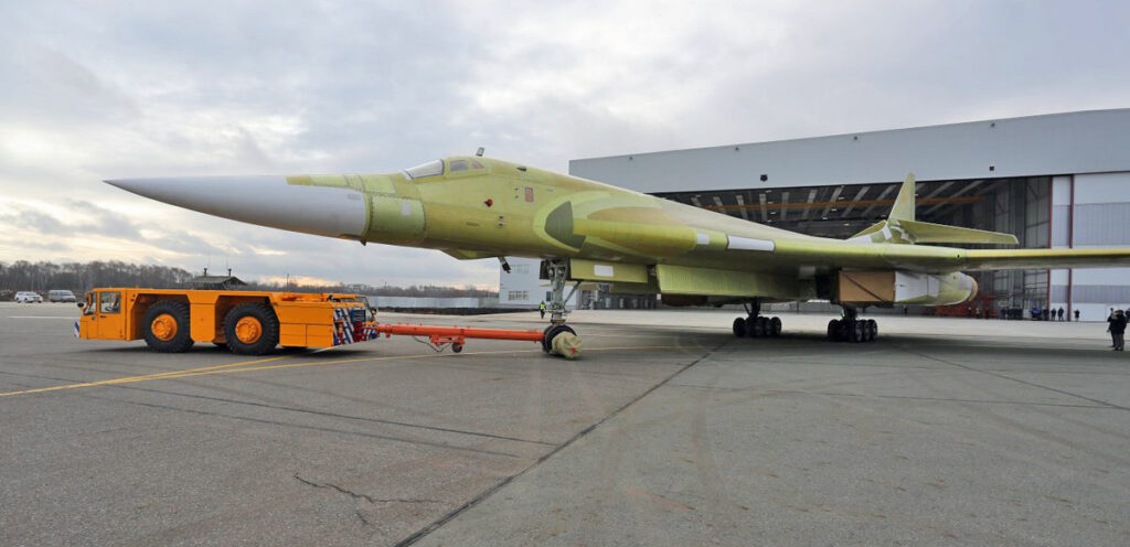 Η Ρωσία φτιάχνει υπερηχητικά βομβαρδιστικά - Τι παρουσίασε η Tupolev - Media